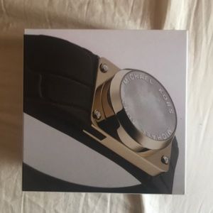 Michael Kors Access activity tracker